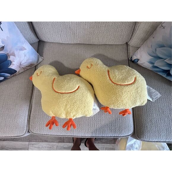Target Room Essentials Yellow Easter Chick Pillows Set of 2 NWT - Picture 3 of 8
